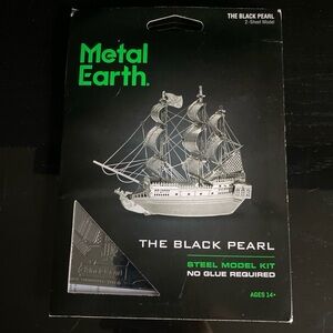 NIB Metal Earth “The Black Pearl” Steel Model Kit